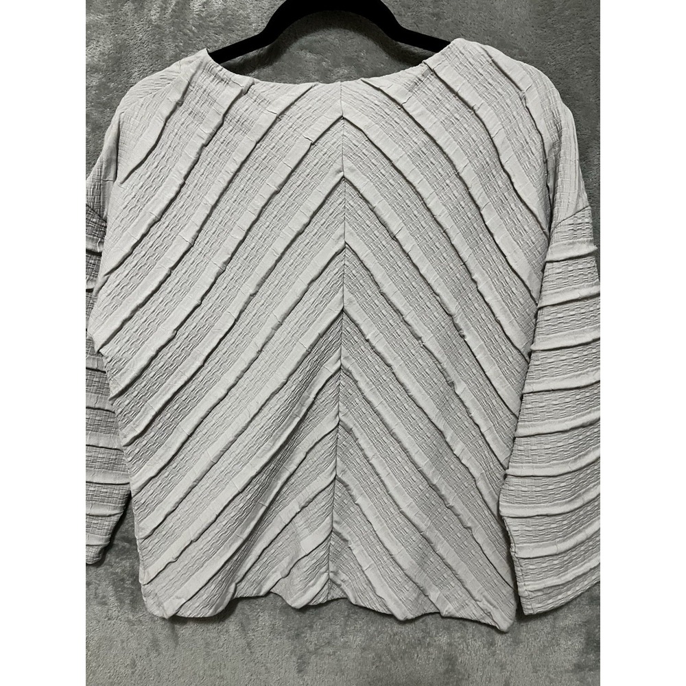 INTROPIA ANTHROPOLOGIE Gray Shirt Textured Pleated Gray Large Normcore - Picture 8 of 8